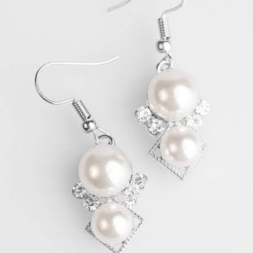 Mrs Gatsby White Pearl Earrings